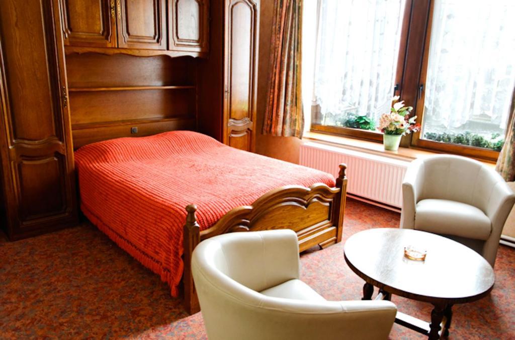 Auberge D'Alsace Hotel De France Bouillon Esterno foto