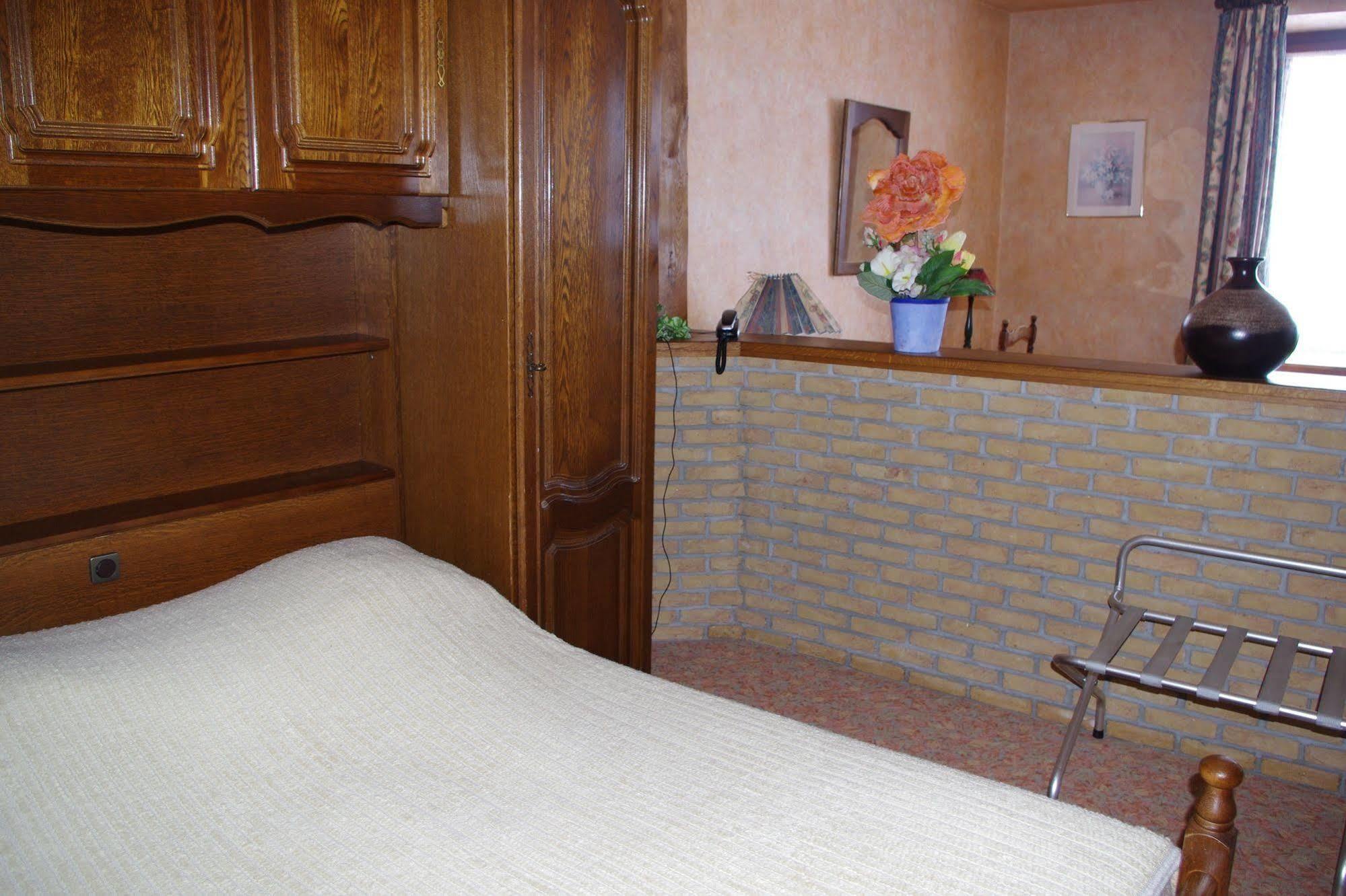 Auberge D'Alsace Hotel De France Bouillon Esterno foto